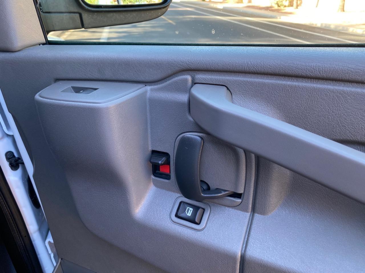 GMC Savana G2500 Cargo 2025