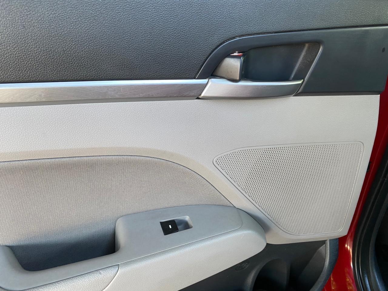 Hyundai Elantra Limited 2020