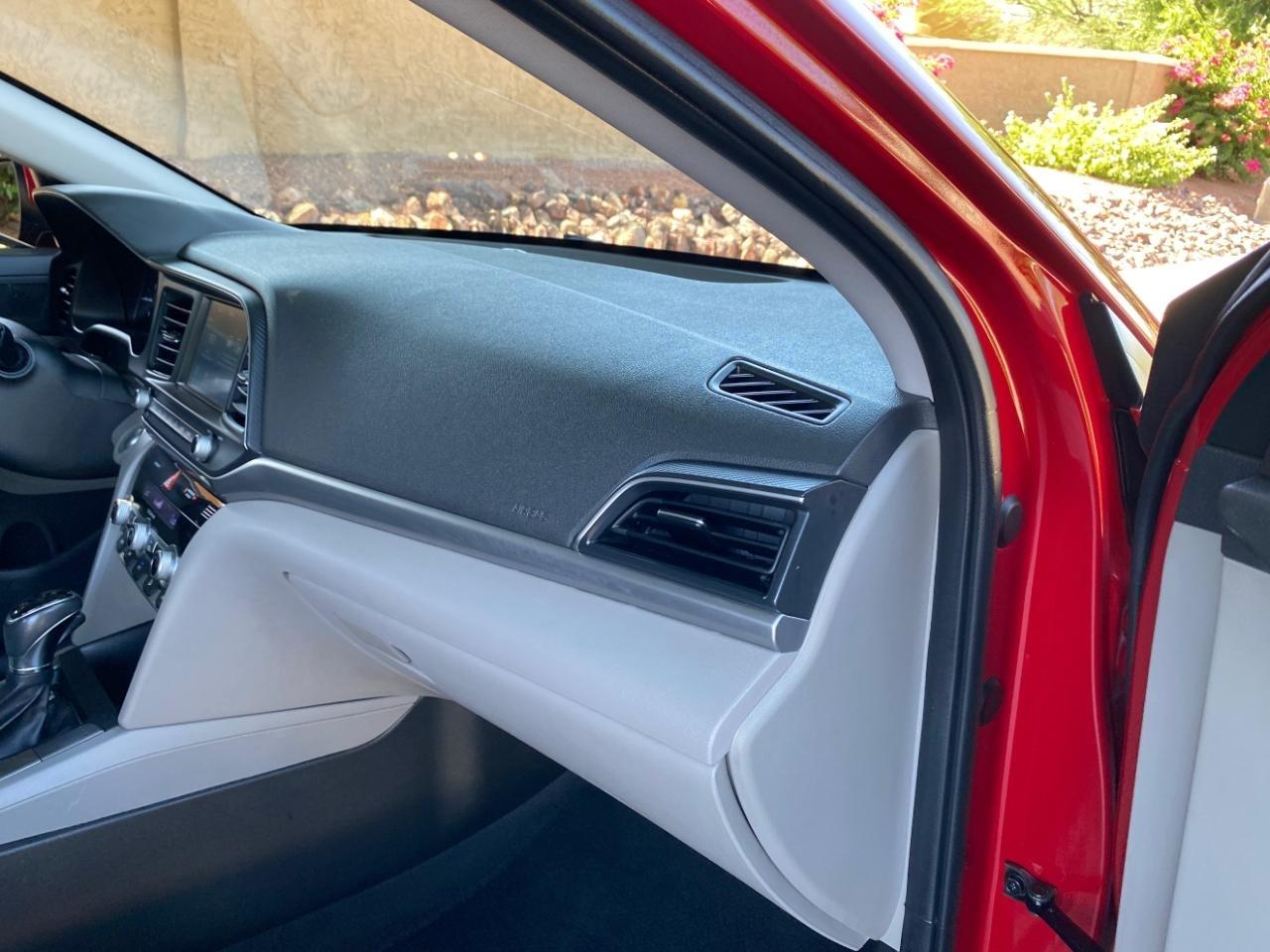 Hyundai Elantra Limited 2020
