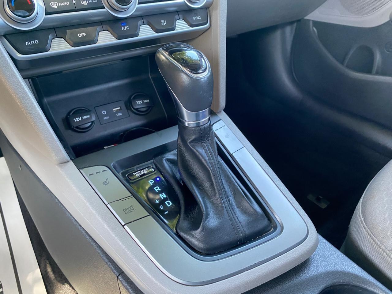 Hyundai Elantra Limited 2020