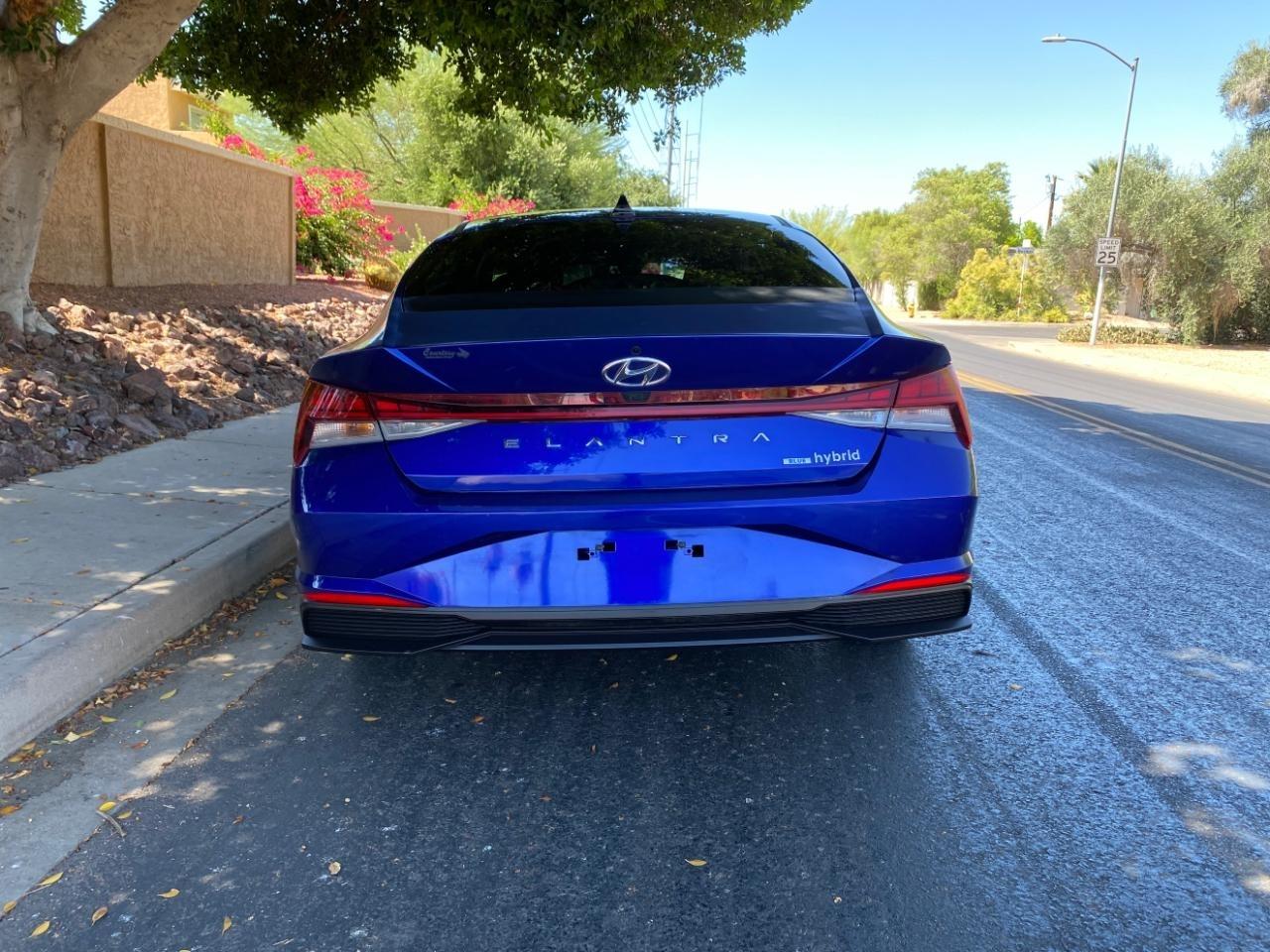 Hyundai Elantra Blue Hybrid 2021