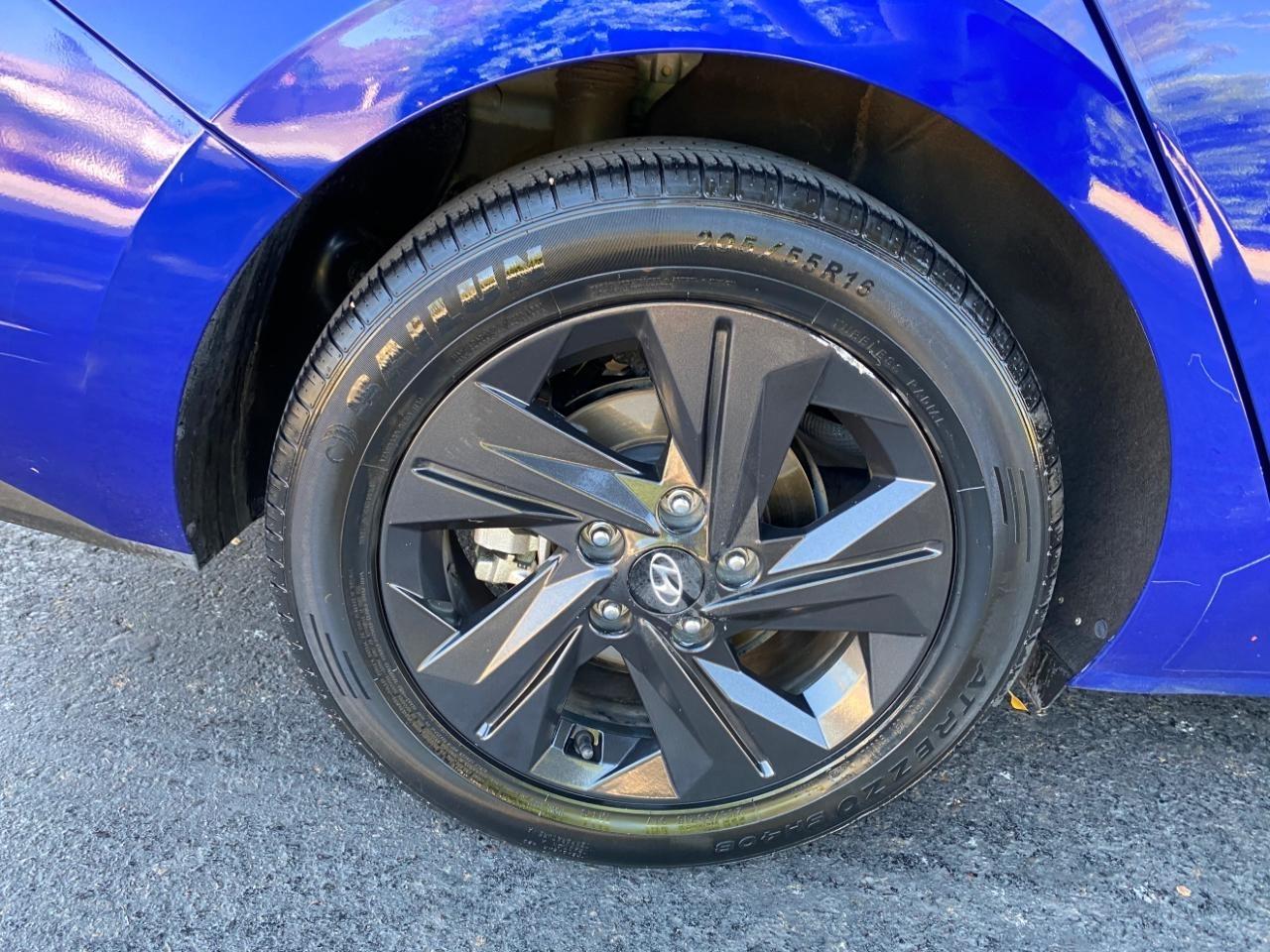 Hyundai Elantra Blue Hybrid 2021