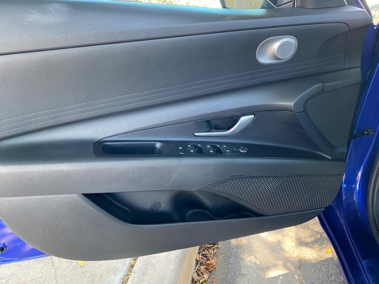 Hyundai Elantra Blue Hybrid 2021