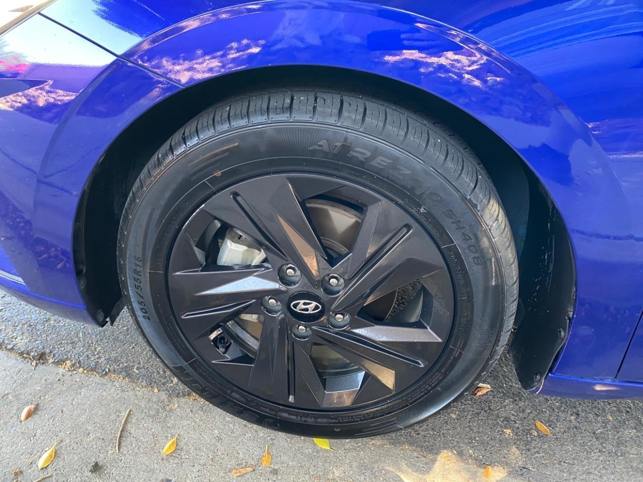 Hyundai Elantra Blue Hybrid 2021