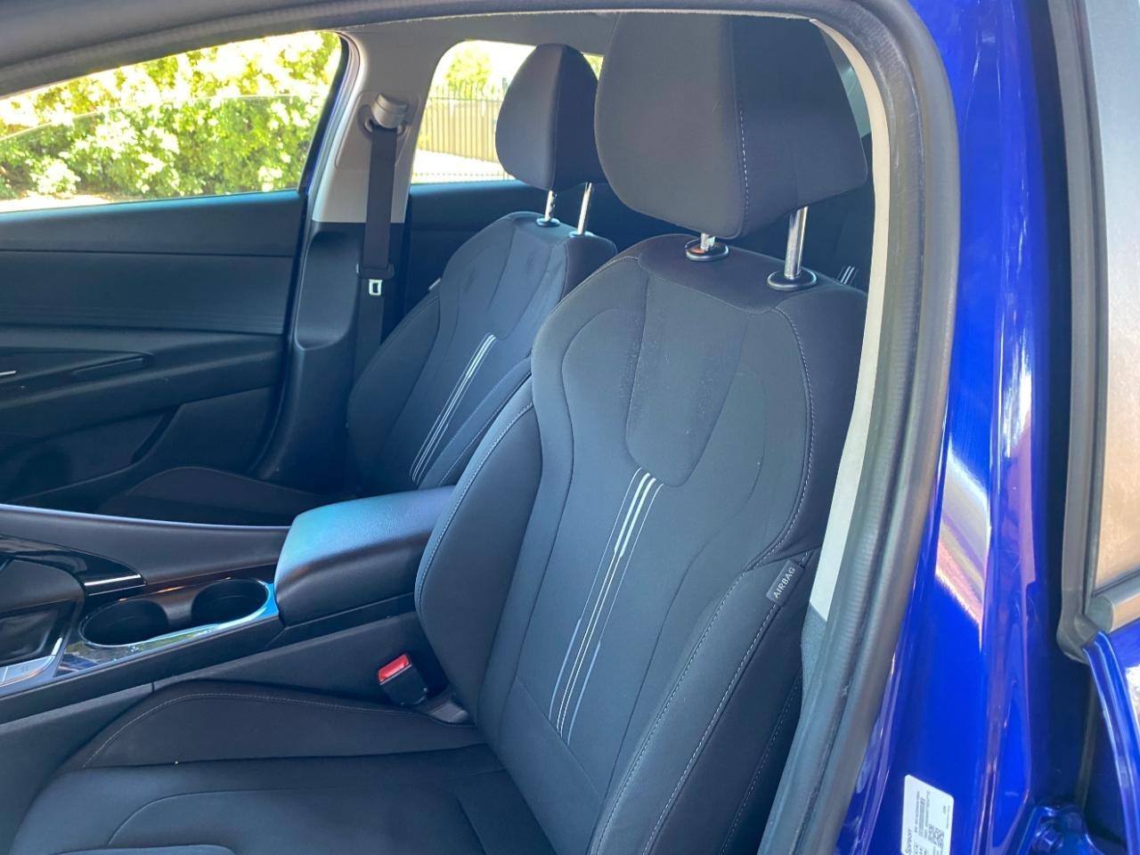Hyundai Elantra Blue Hybrid 2021