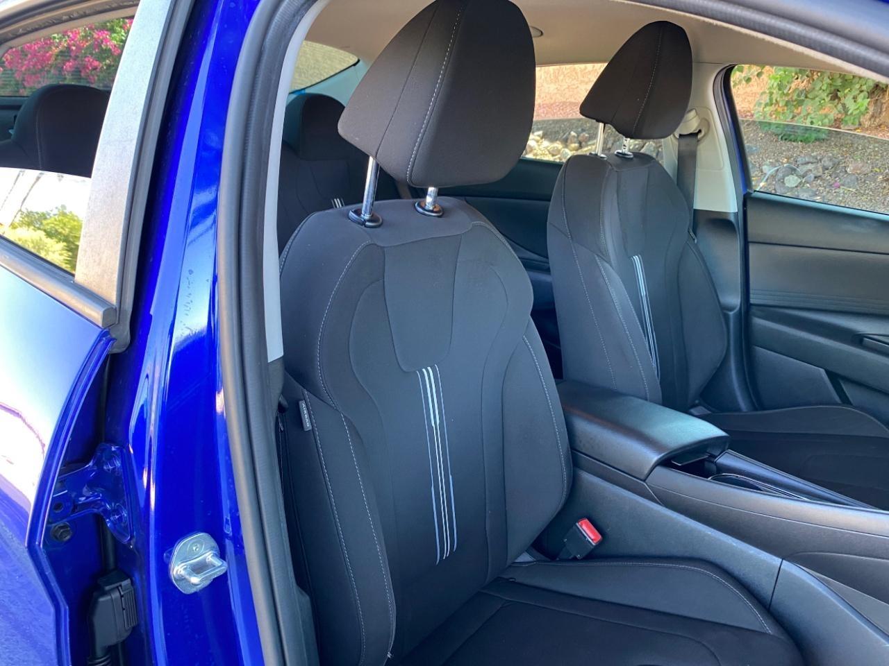 Hyundai Elantra Blue Hybrid 2021