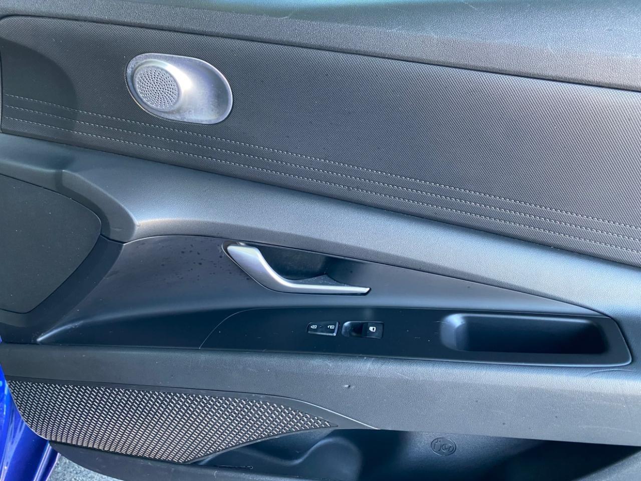 Hyundai Elantra Blue Hybrid 2021