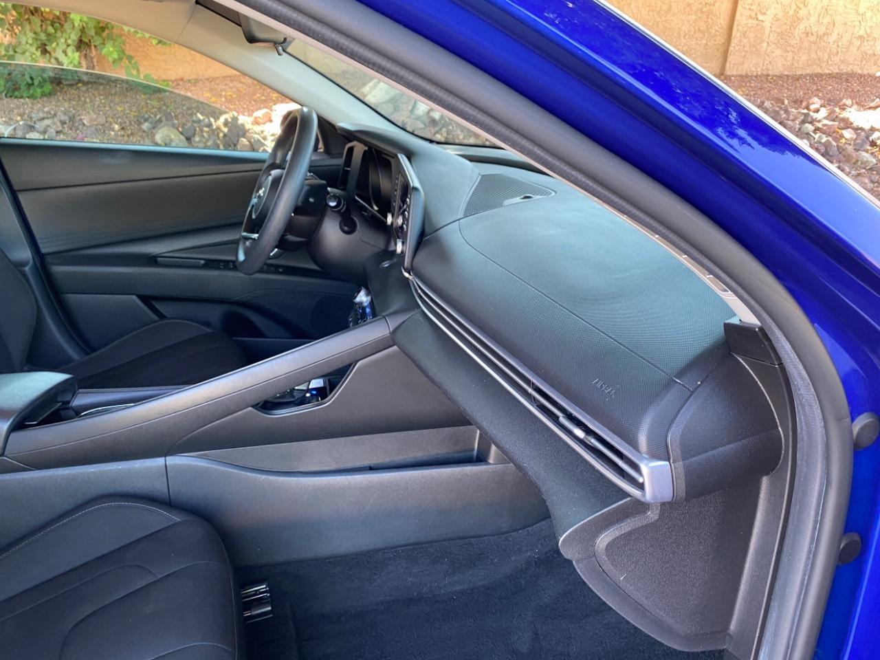 Hyundai Elantra Blue Hybrid 2021