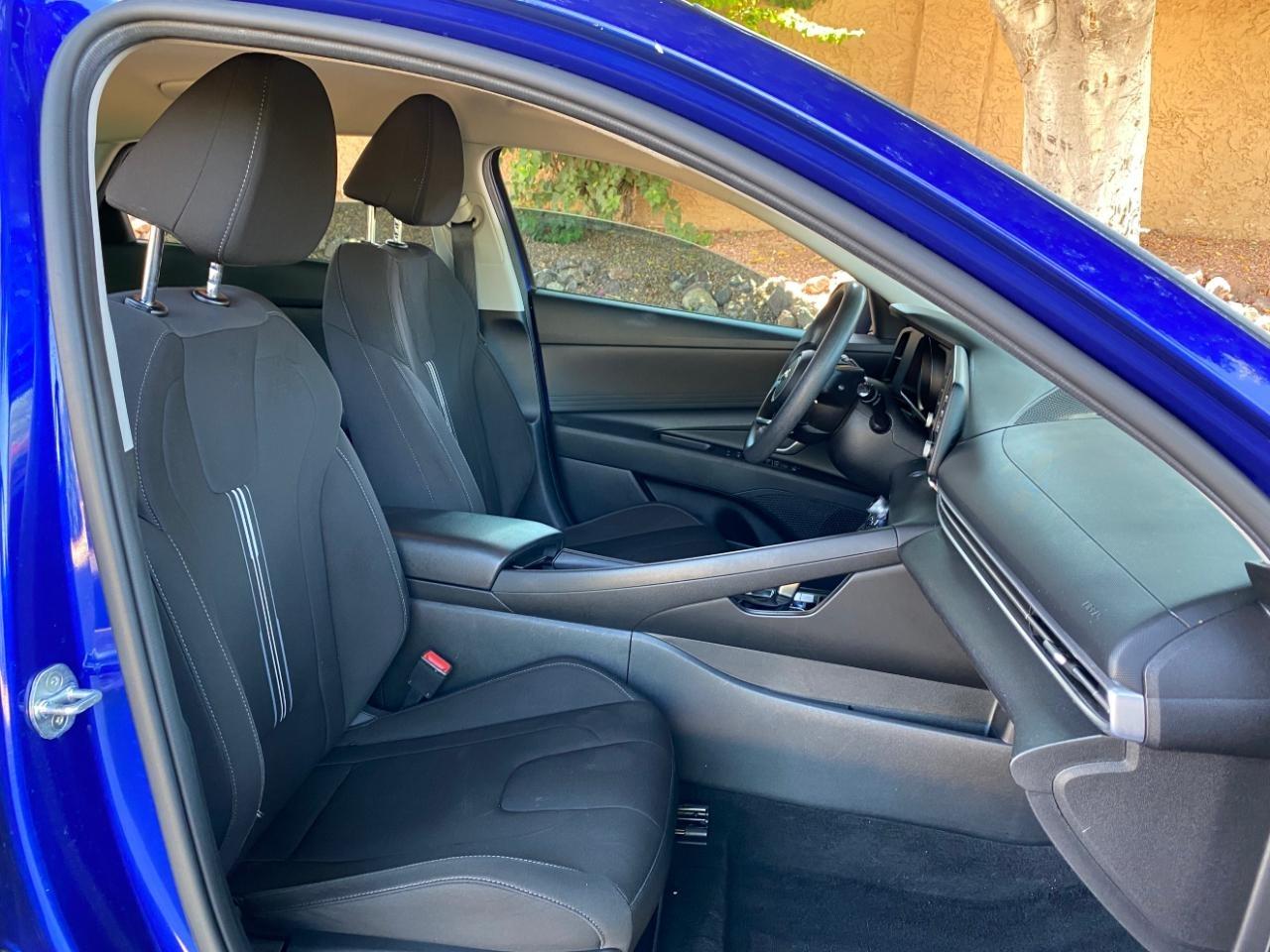Hyundai Elantra Blue Hybrid 2021