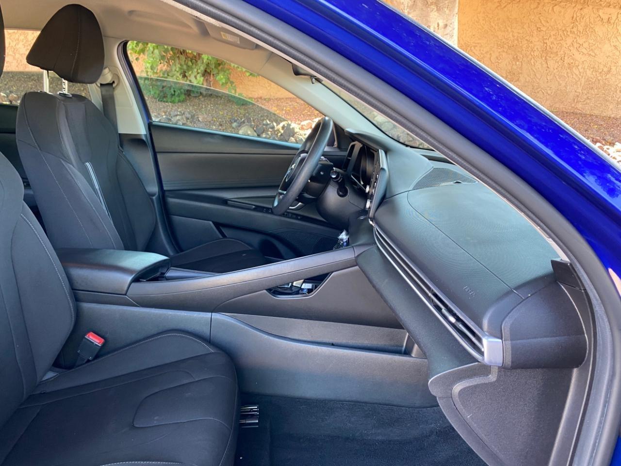 Hyundai Elantra Blue Hybrid 2021