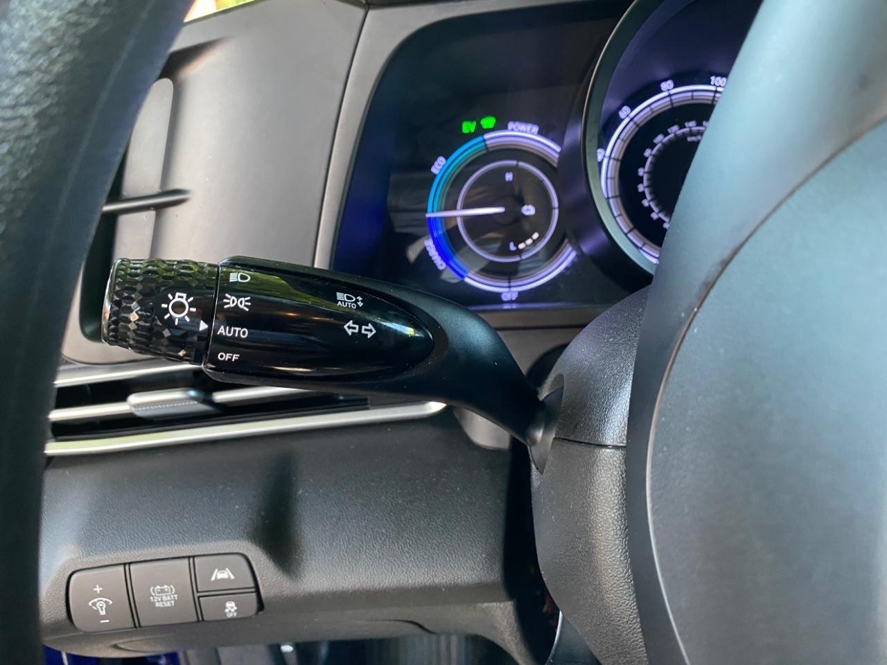 Hyundai Elantra Blue Hybrid 2021