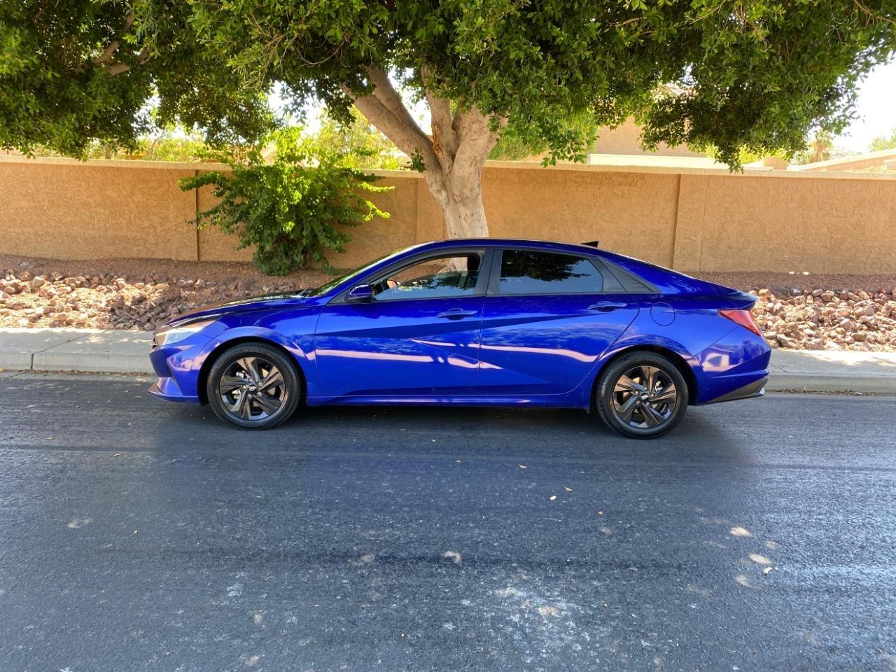 Hyundai Elantra Blue Hybrid 2021