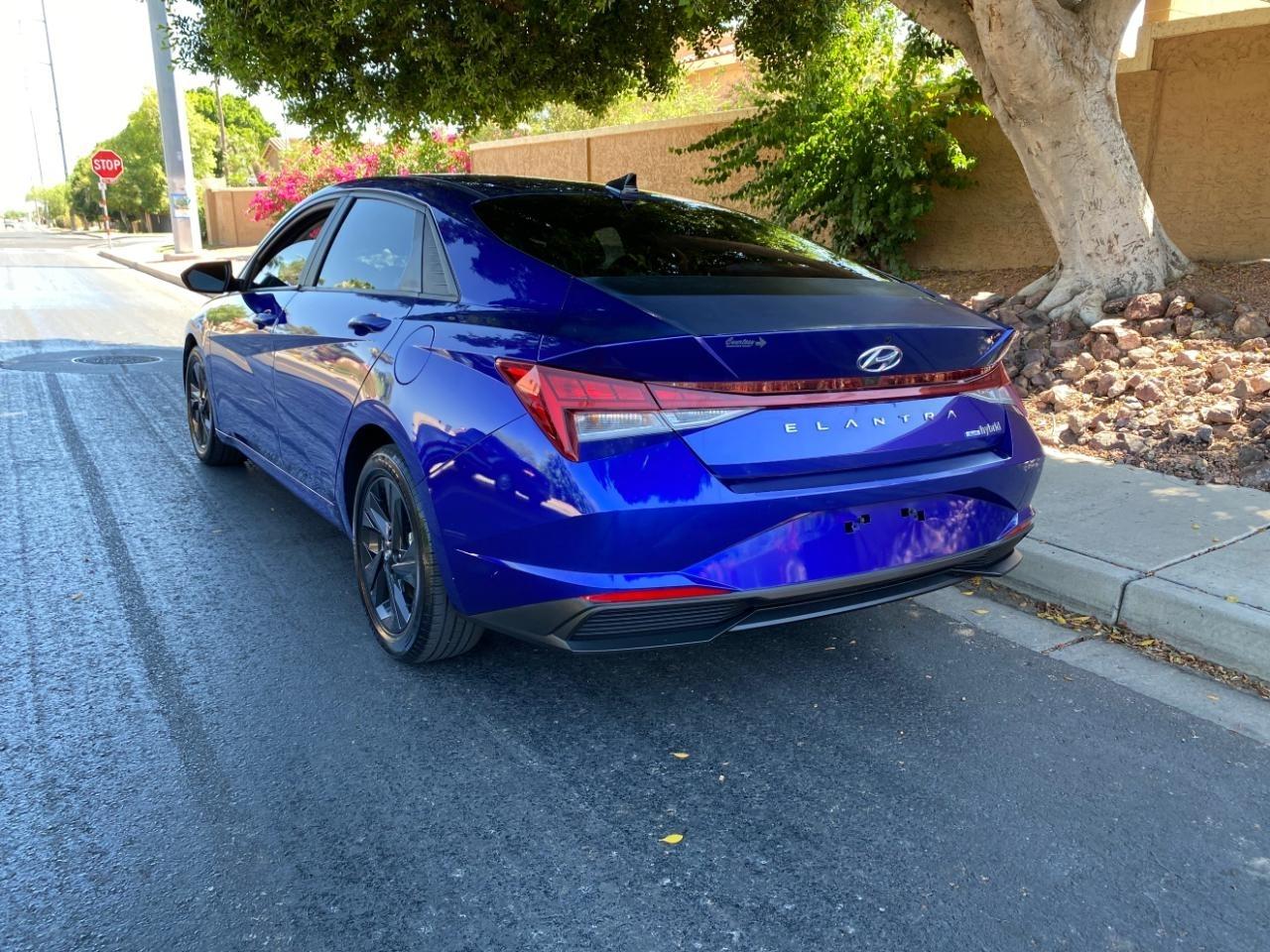 Hyundai Elantra Blue Hybrid 2021