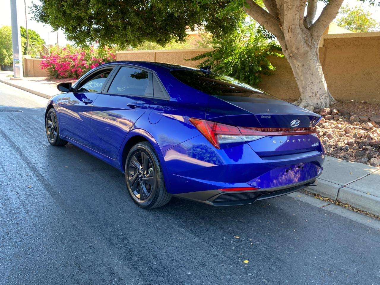 Hyundai Elantra Blue Hybrid 2021