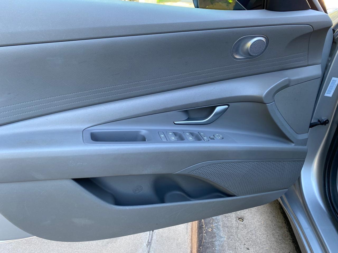 Hyundai Elantra SEL 2021