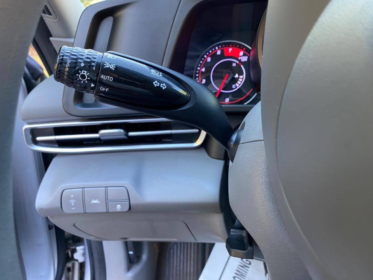 Hyundai Elantra SEL 2021