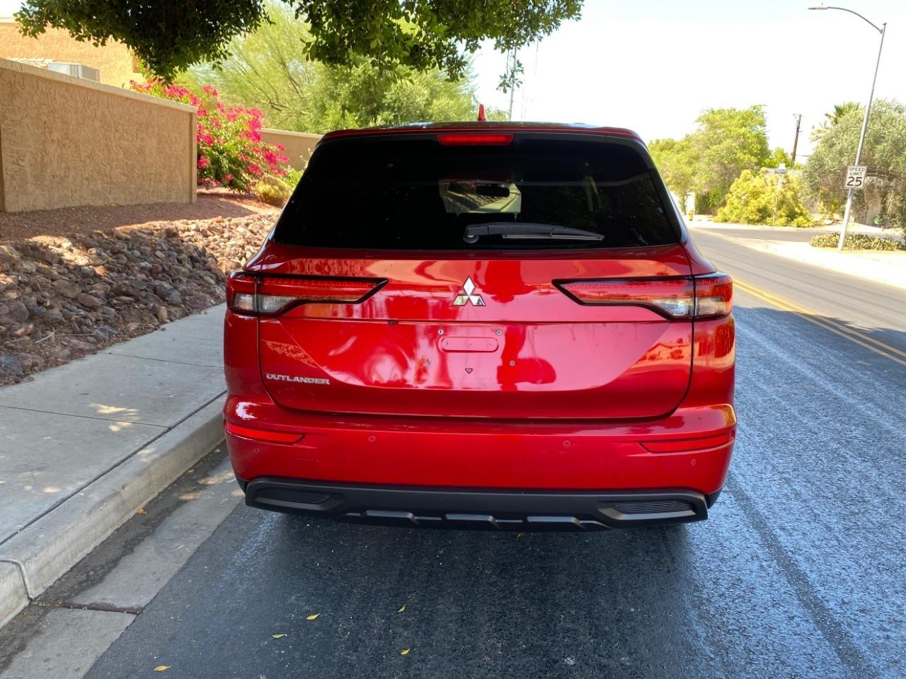 Mitsubishi Outlander ES 2024