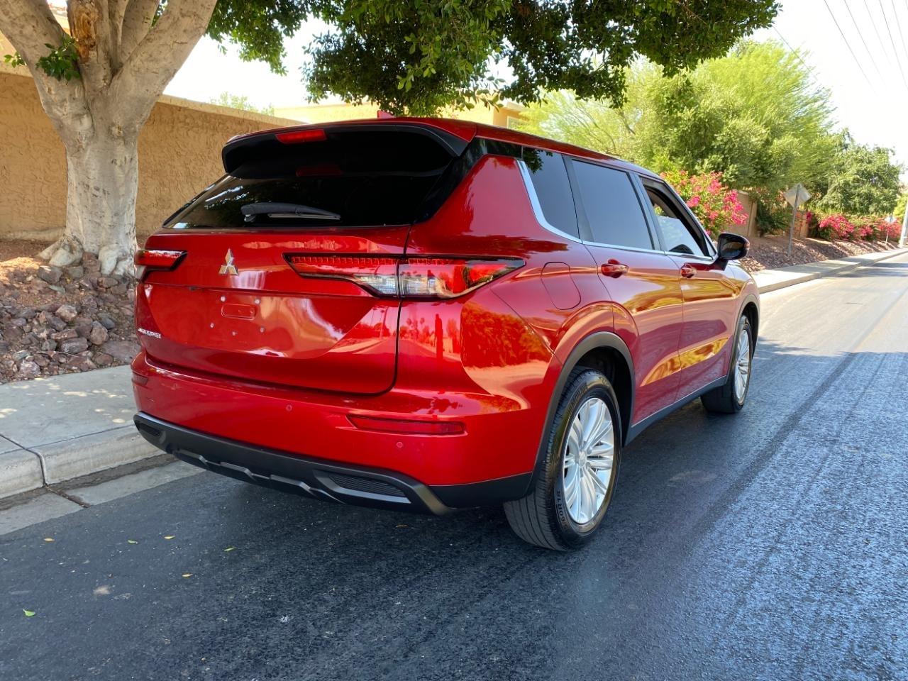 Mitsubishi Outlander ES 2024