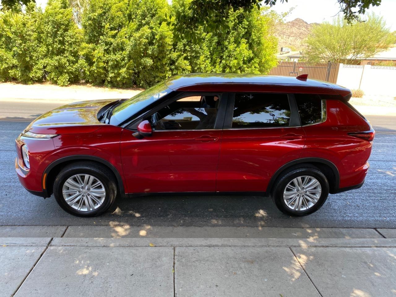 Mitsubishi Outlander ES 2024