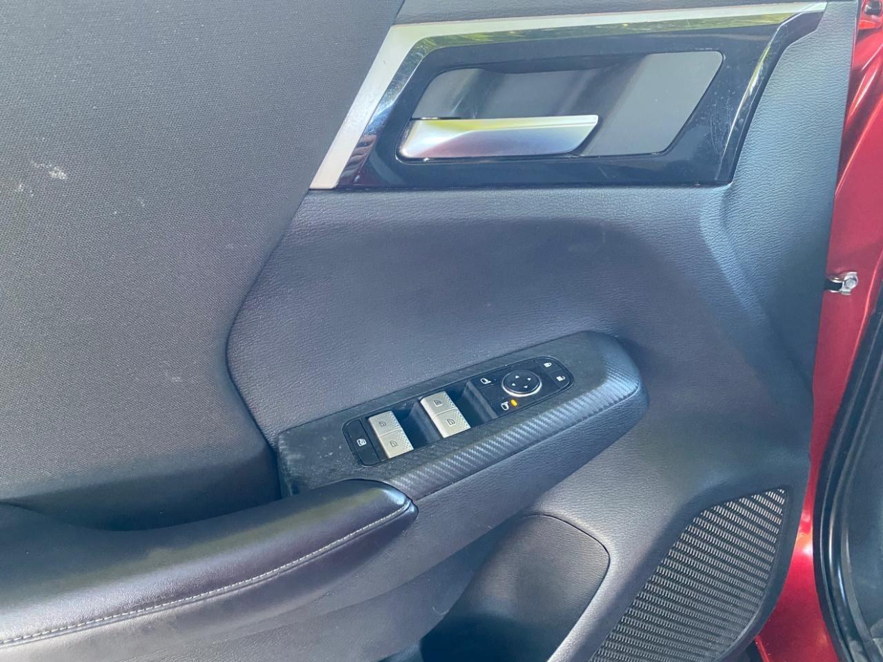 Mitsubishi Outlander ES 2024