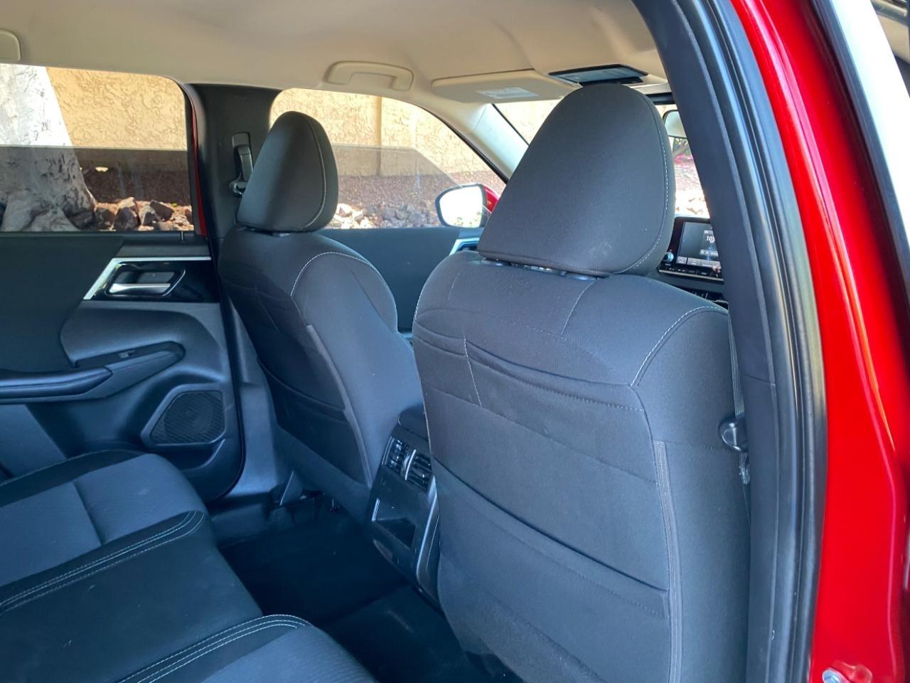 Mitsubishi Outlander ES 2024