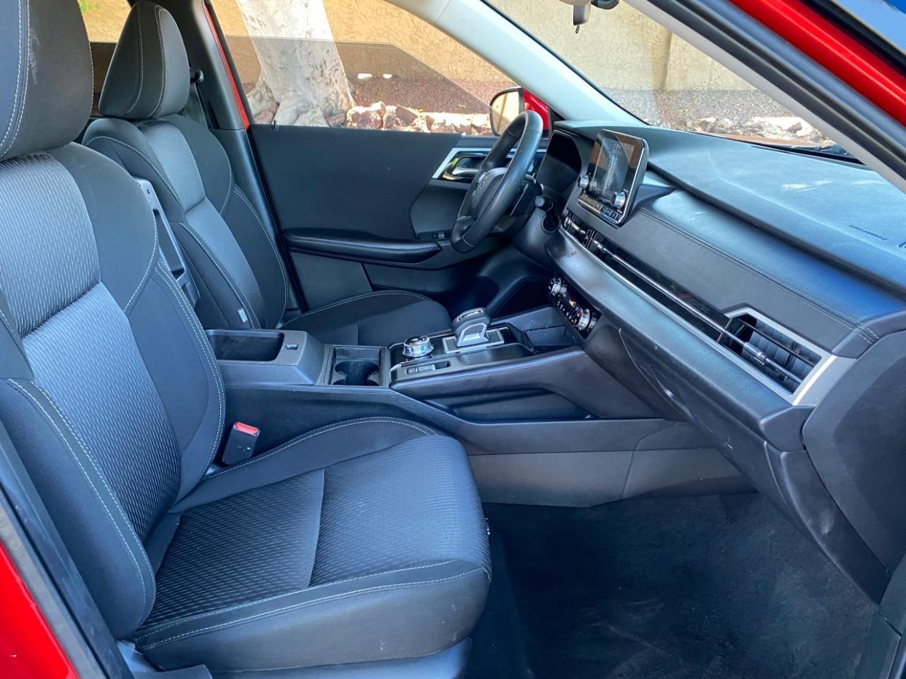 Mitsubishi Outlander ES 2024