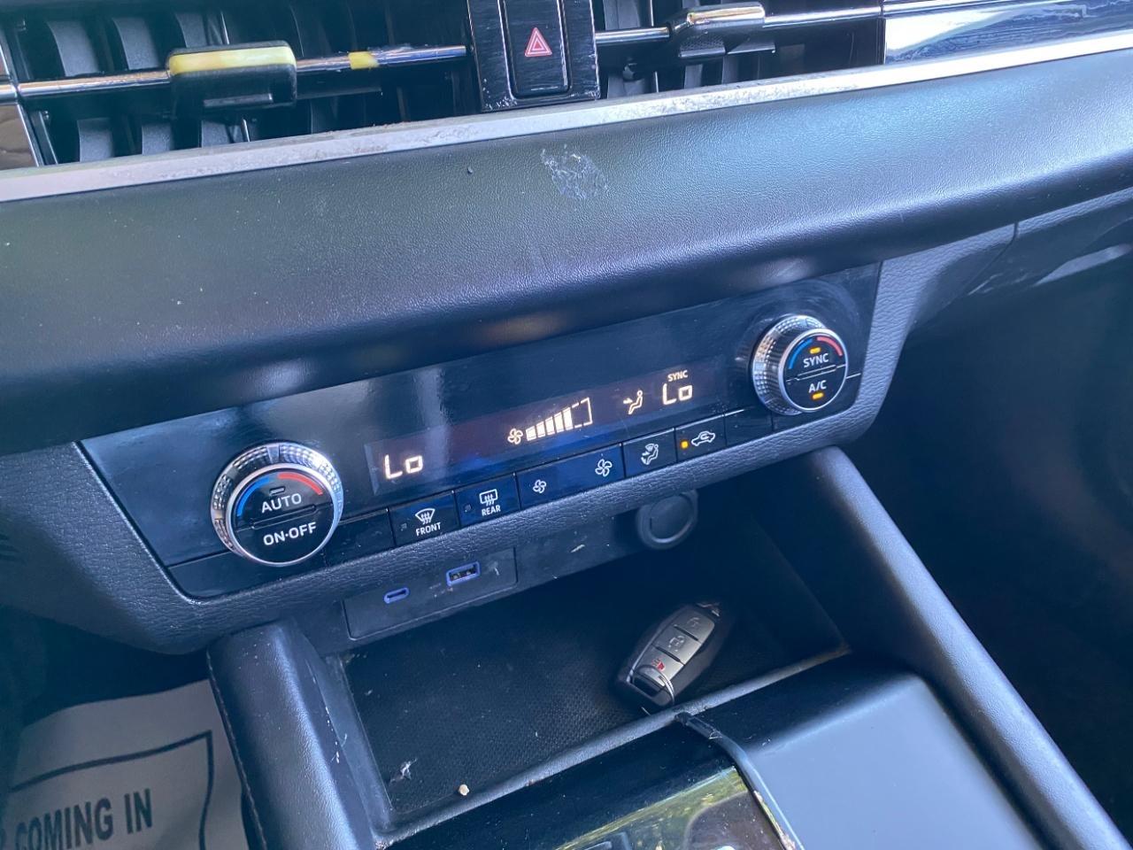 Mitsubishi Outlander ES 2024