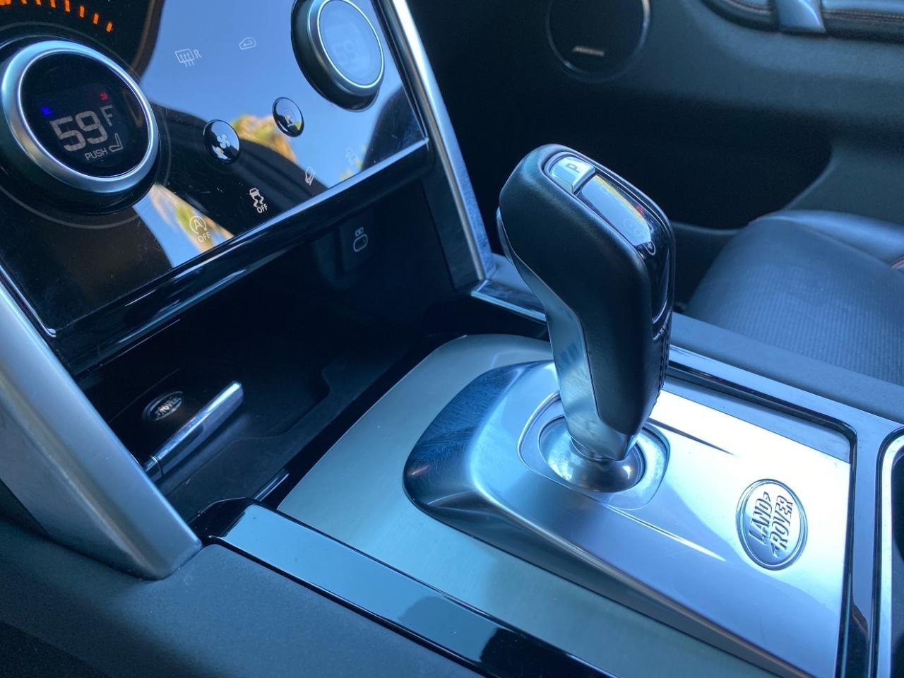 Land Rover Discovery Sport R-Dynamic SE 2022