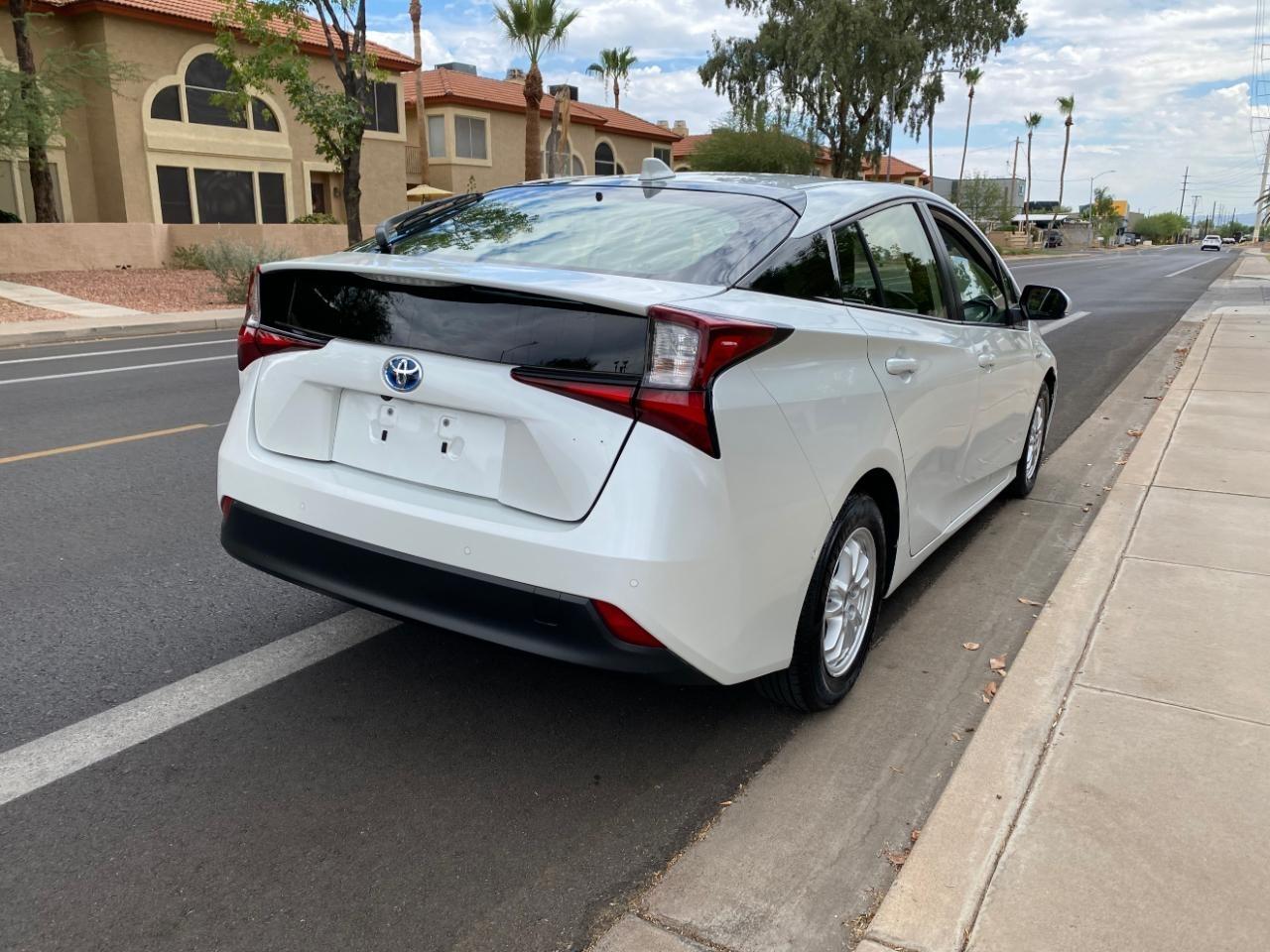 Toyota Prius LE 2022