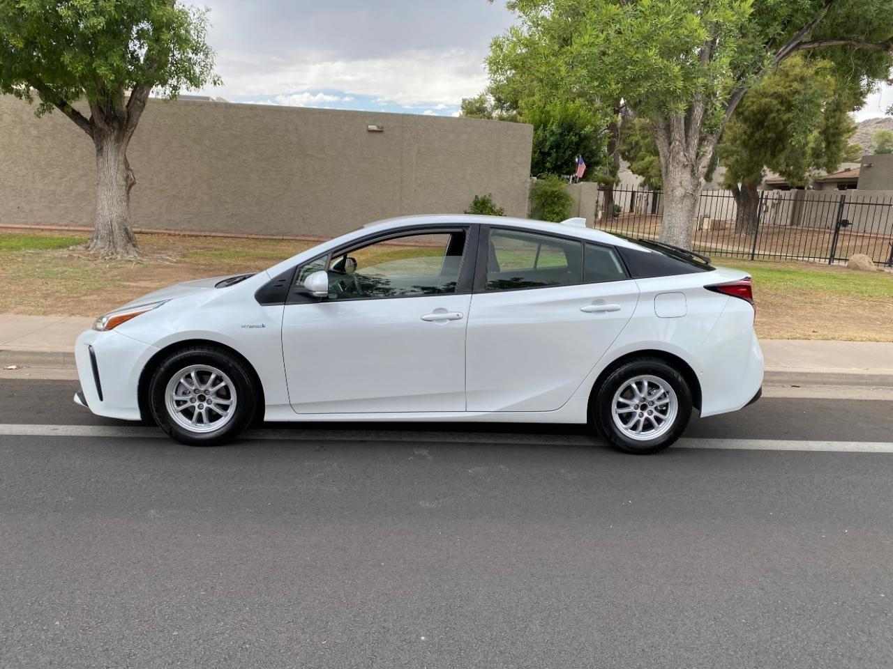 Toyota Prius LE 2022