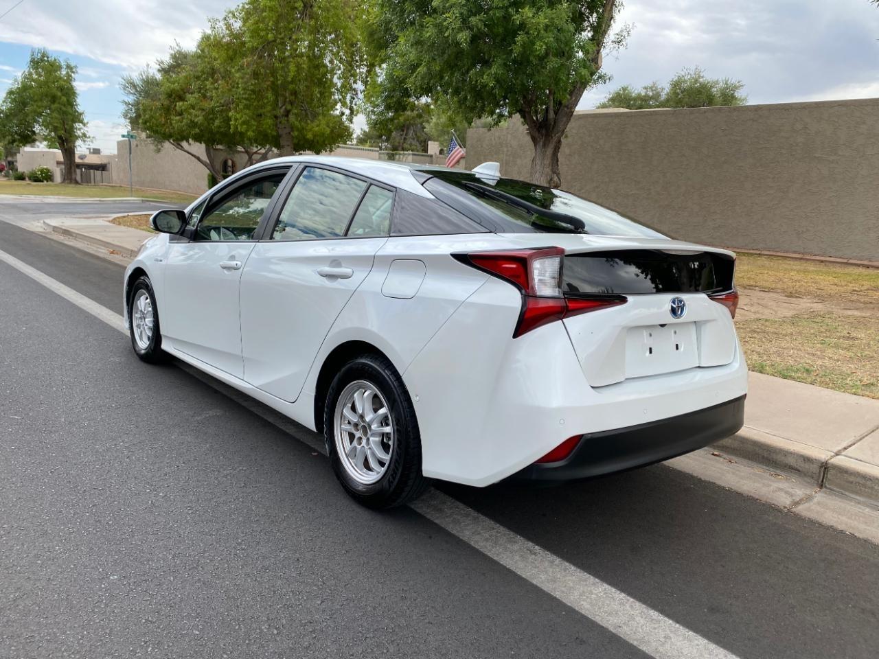 Toyota Prius LE 2022