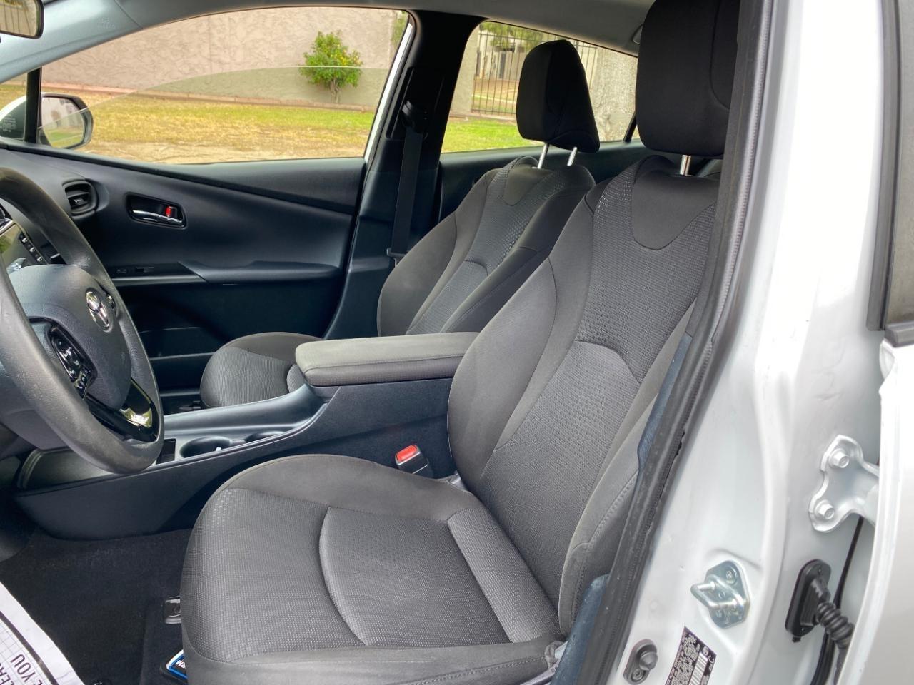 Toyota Prius LE 2022
