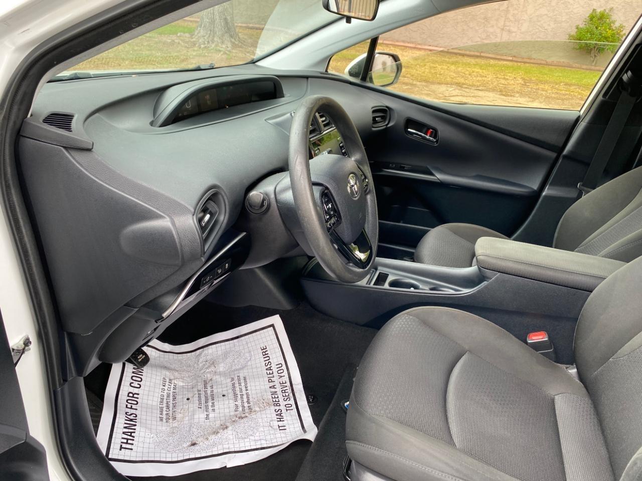 Toyota Prius LE 2022