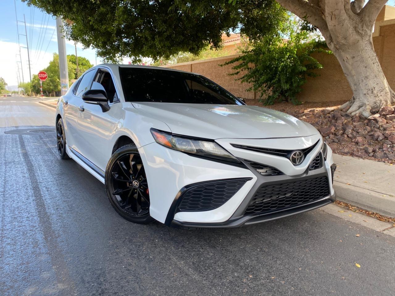 Toyota Camry SE 2023