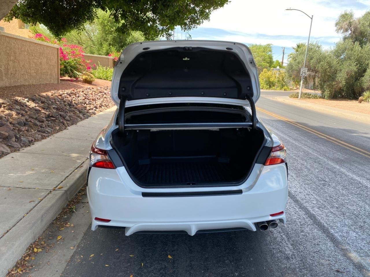 Toyota Camry SE 2023