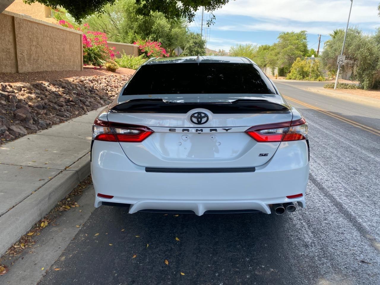 Toyota Camry SE 2023