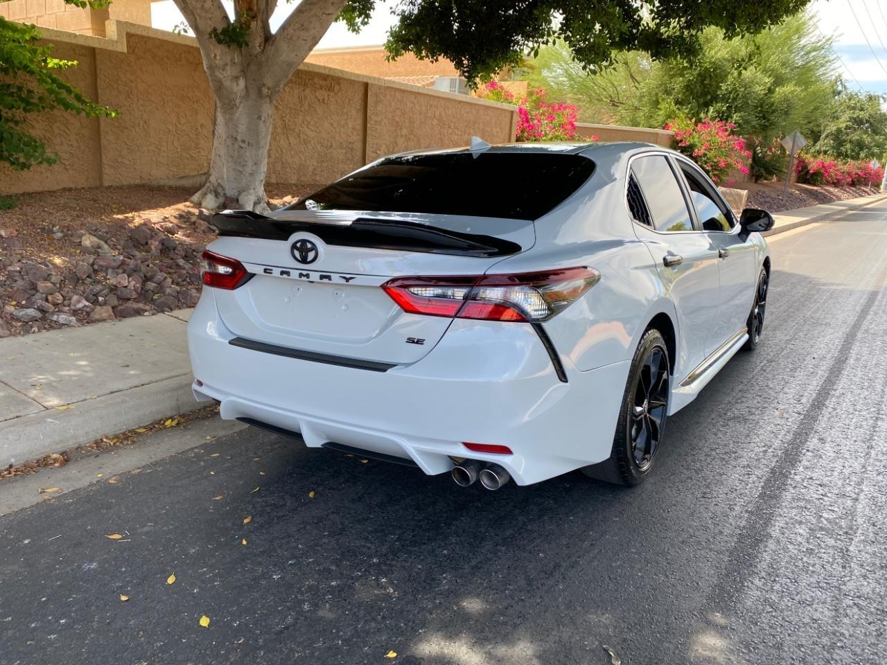 Toyota Camry SE 2023