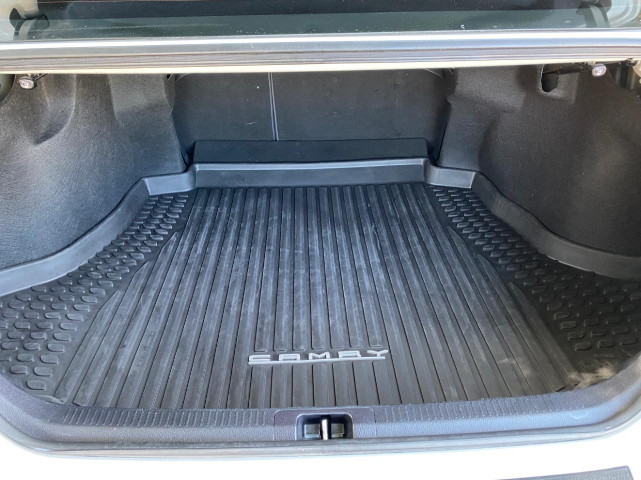 Toyota Camry SE 2023