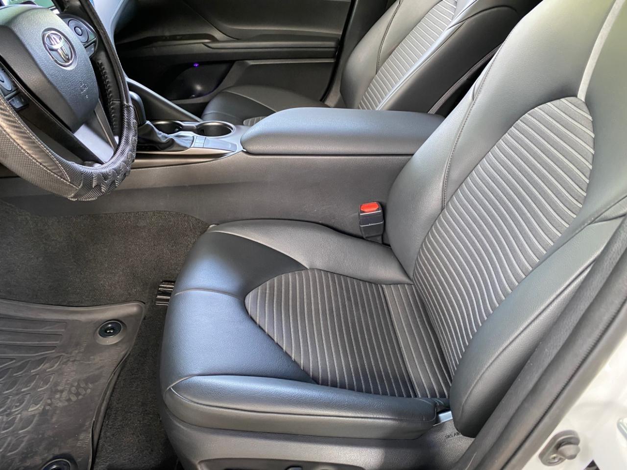 Toyota Camry SE 2023