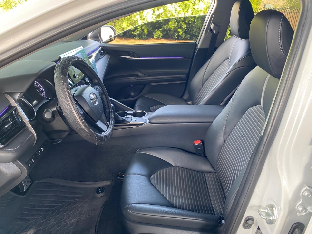 Toyota Camry SE 2023