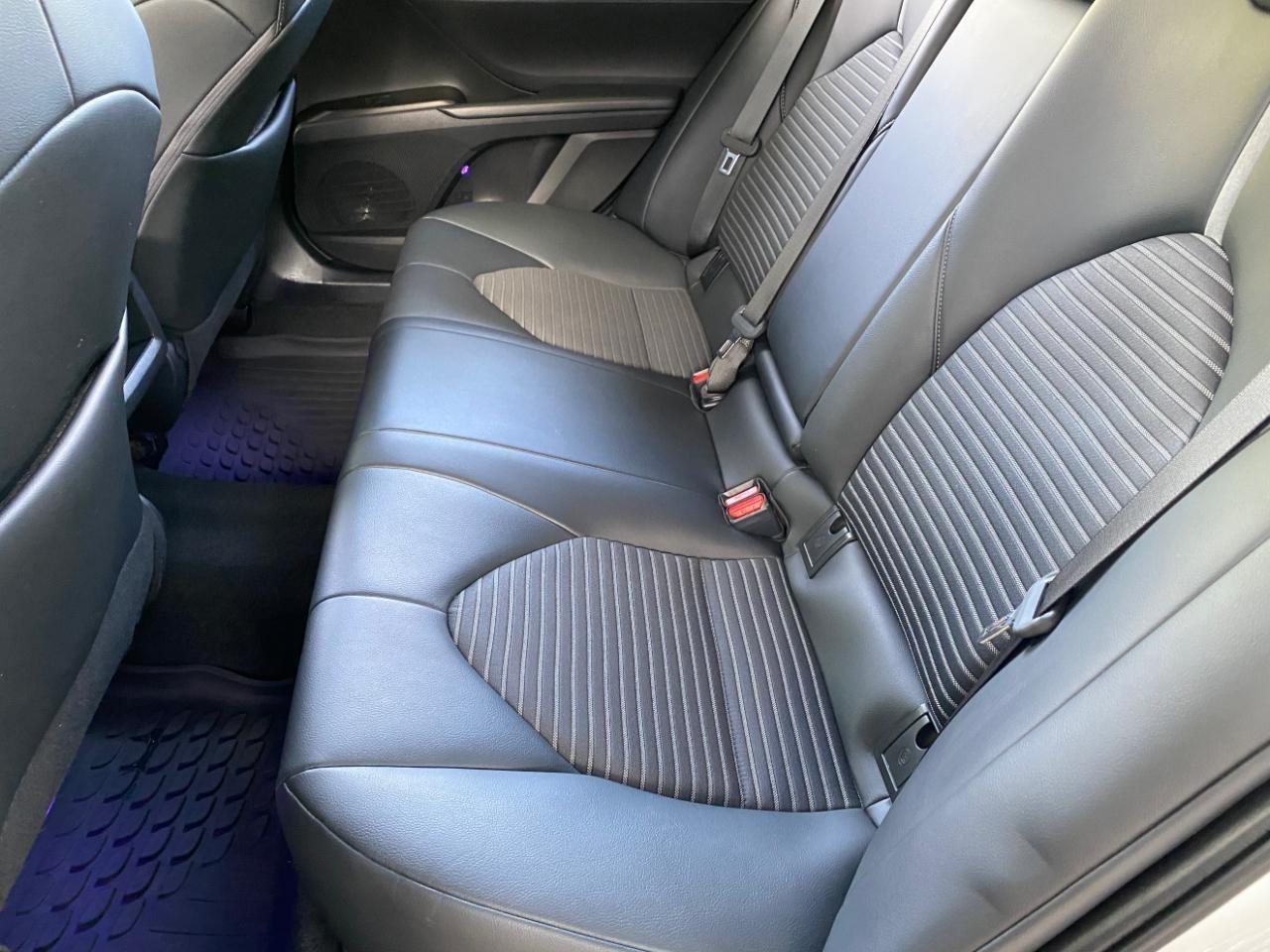 Toyota Camry SE 2023