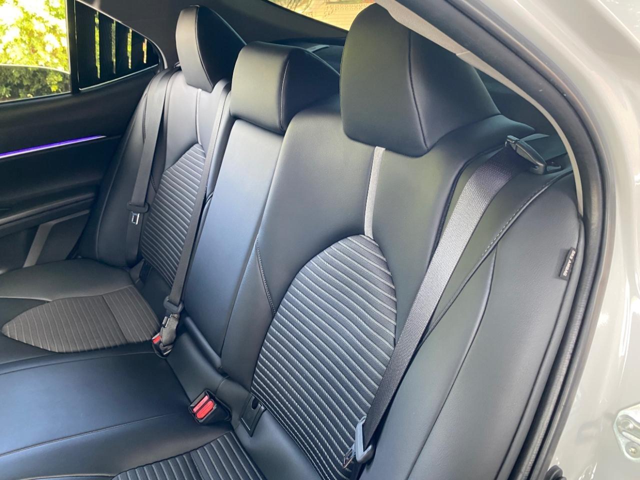 Toyota Camry SE 2023