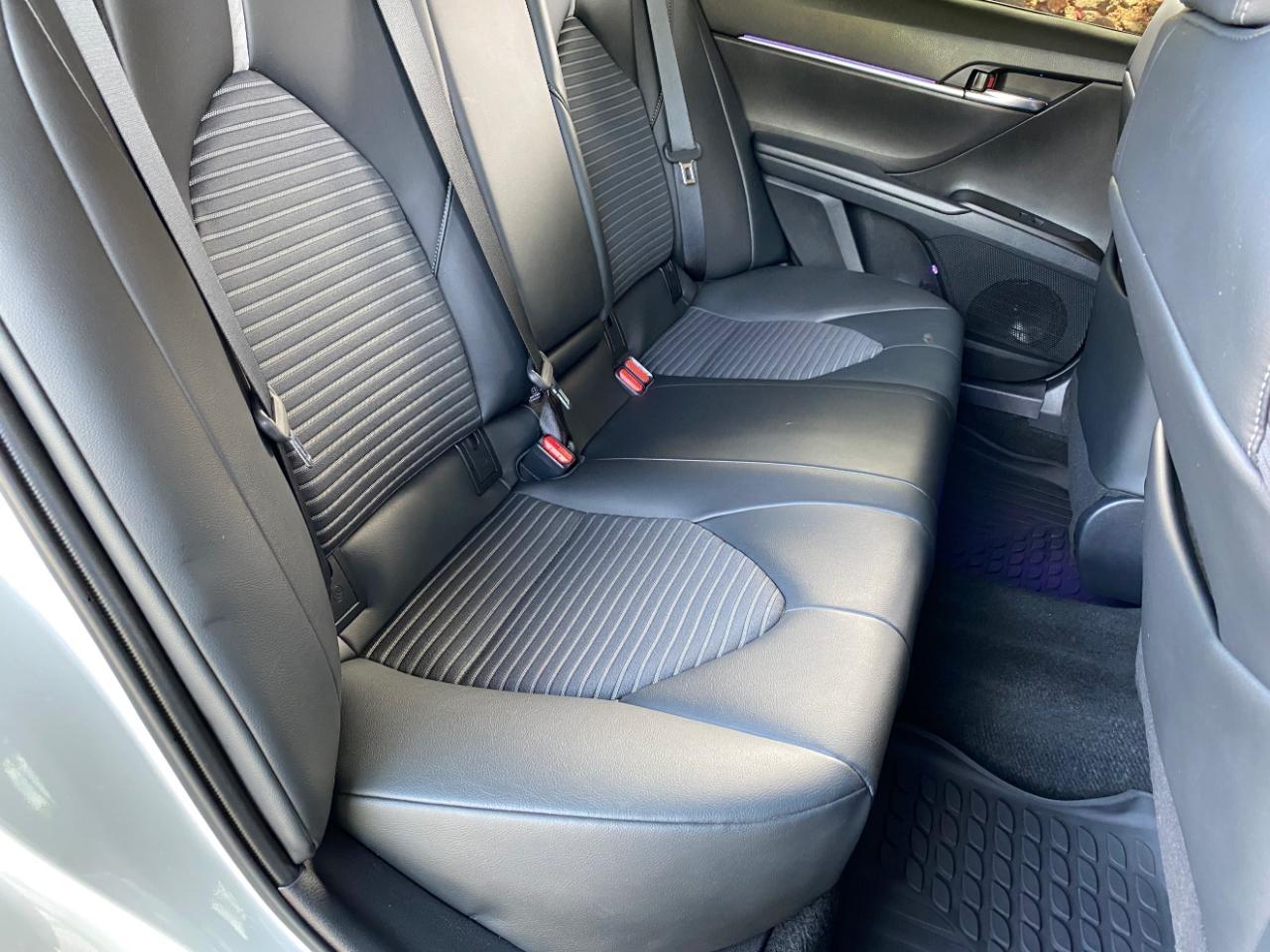 Toyota Camry SE 2023