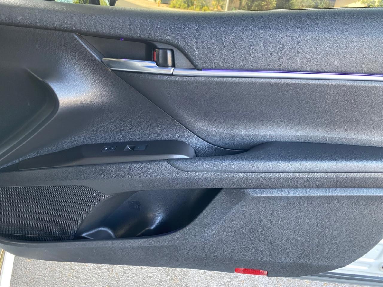 Toyota Camry SE 2023