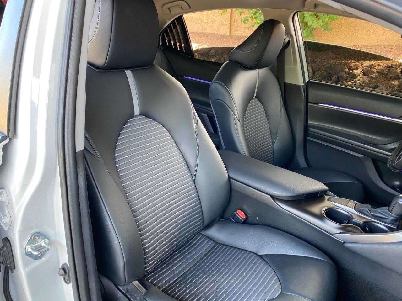 Toyota Camry SE 2023