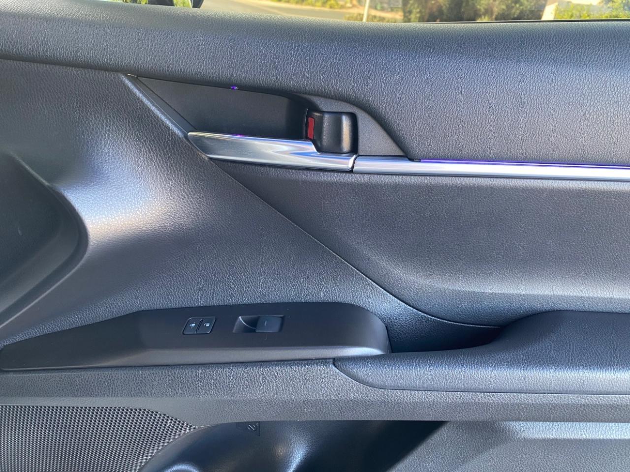 Toyota Camry SE 2023