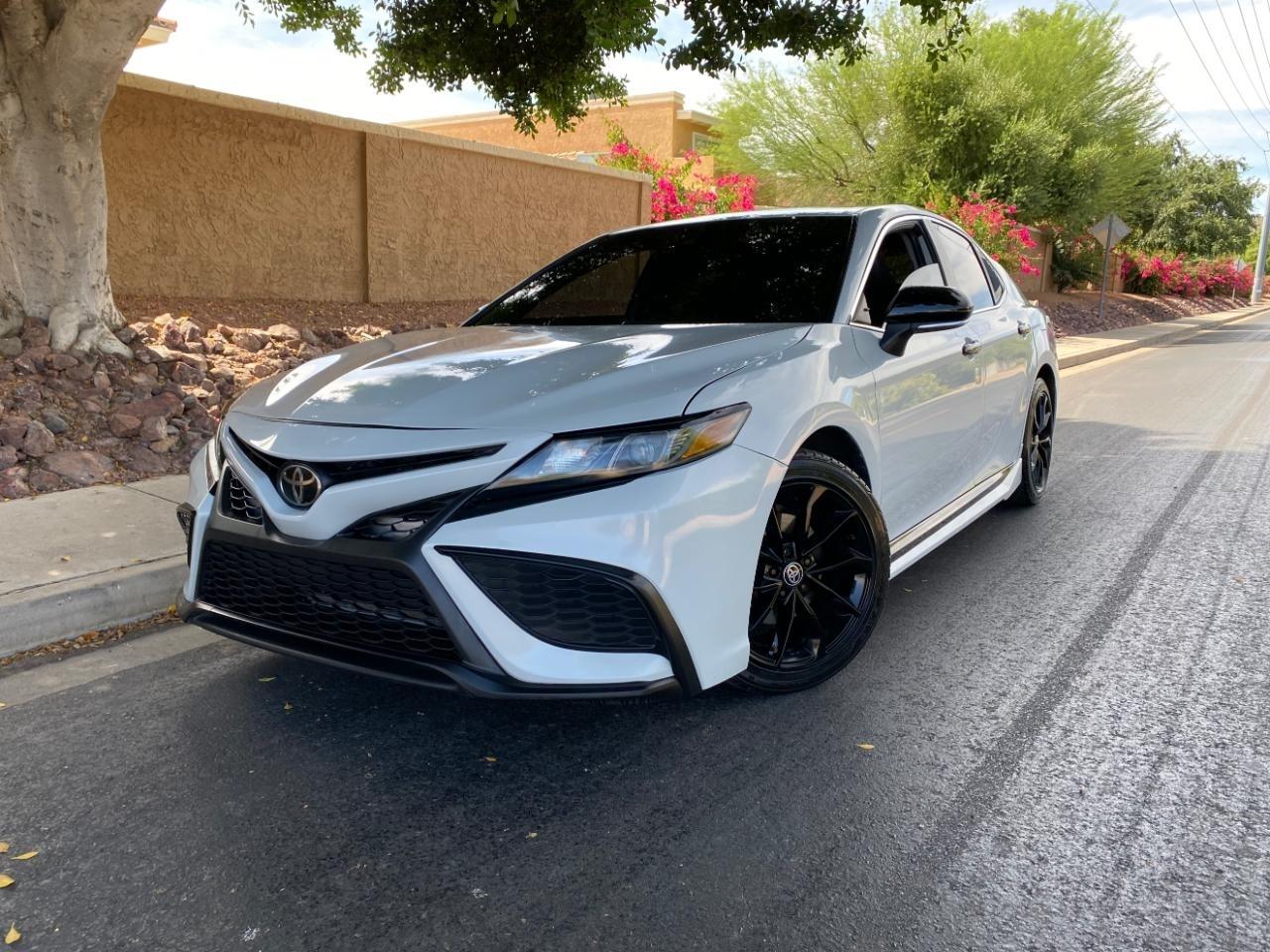 Toyota Camry SE 2023