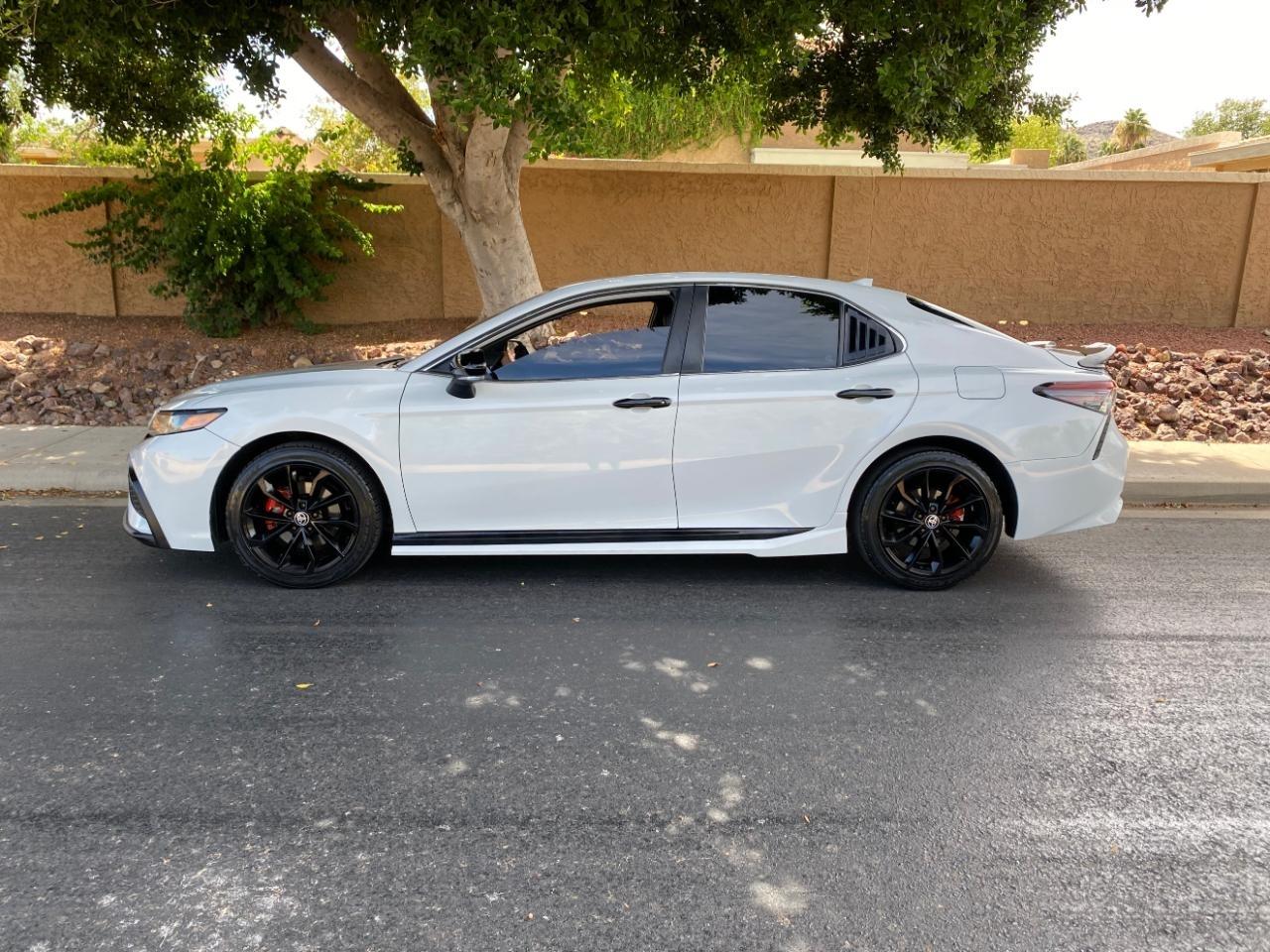 Toyota Camry SE 2023