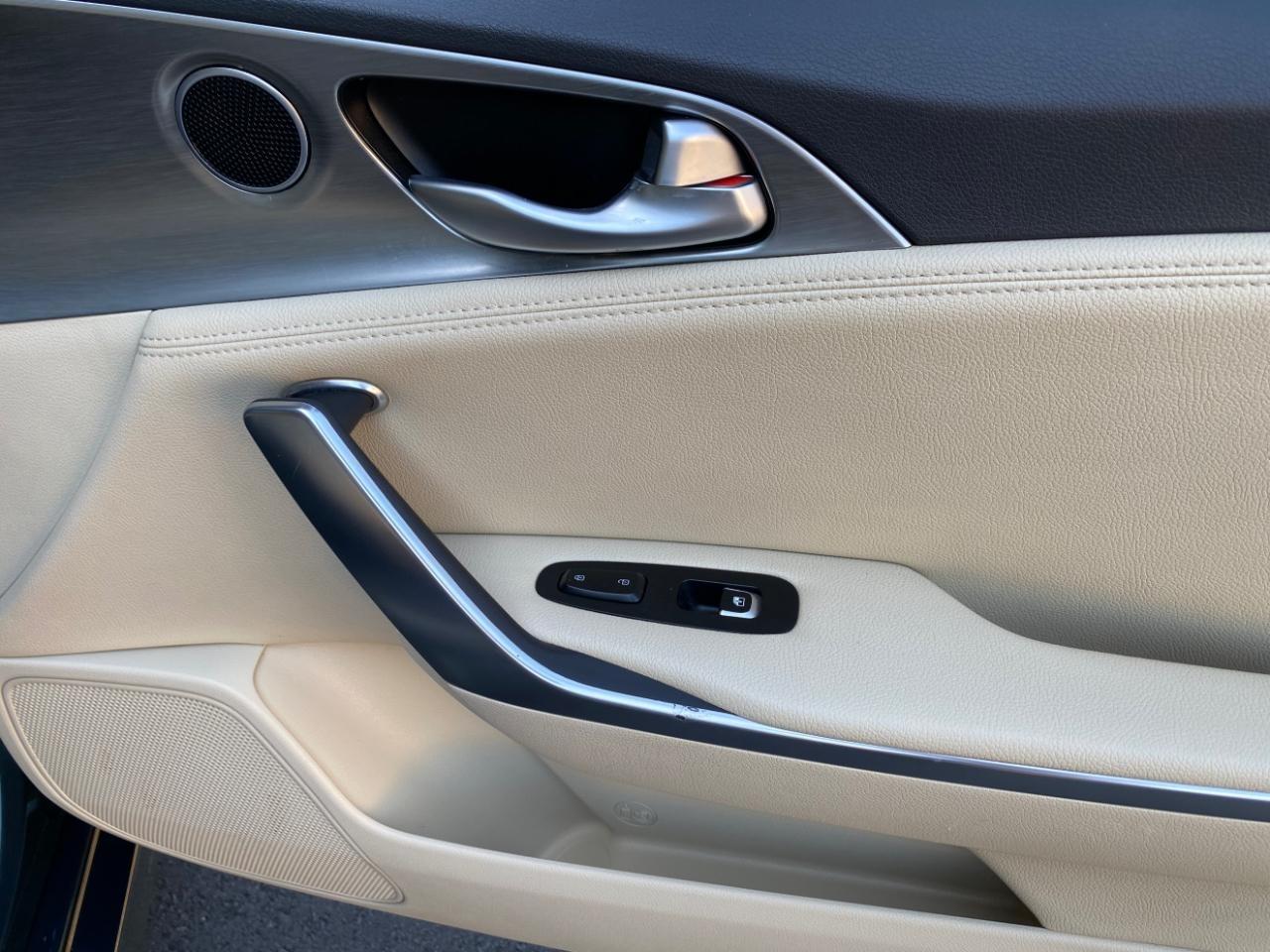 Kia Stinger GT1 2022
