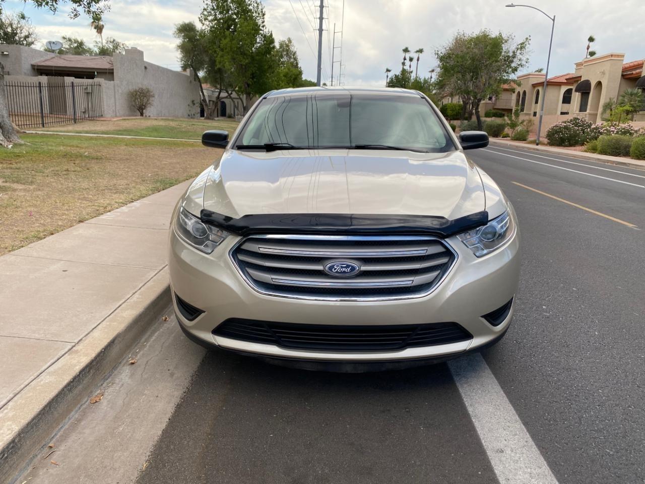 Ford Taurus SE FWD 2018